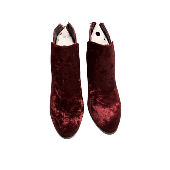Qupid Burgundy Velvet Ankle Booties Women’s Size 6 Zip Back Block Heel - Picture 2 of 5